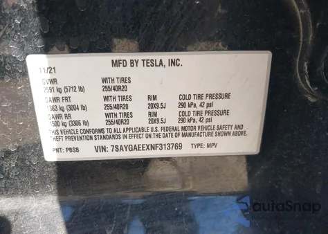 2022 Tesla Model Y Long Range Dual Motor All-Wheel Drive z USA, uszkodzony, nr VIN 7SAYGAEEXNF313769